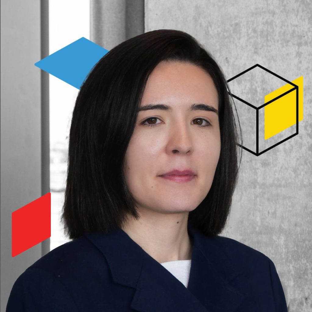 IZZY – Finance Analyst
